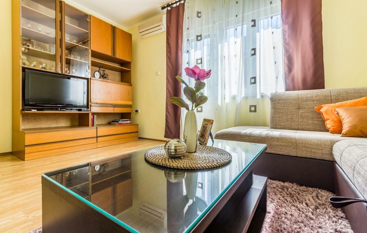 Pula Apartment Exterior photo